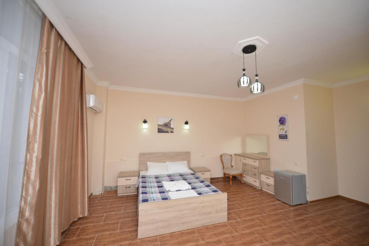 Hulus Hotel Makhinjauri Exterior foto