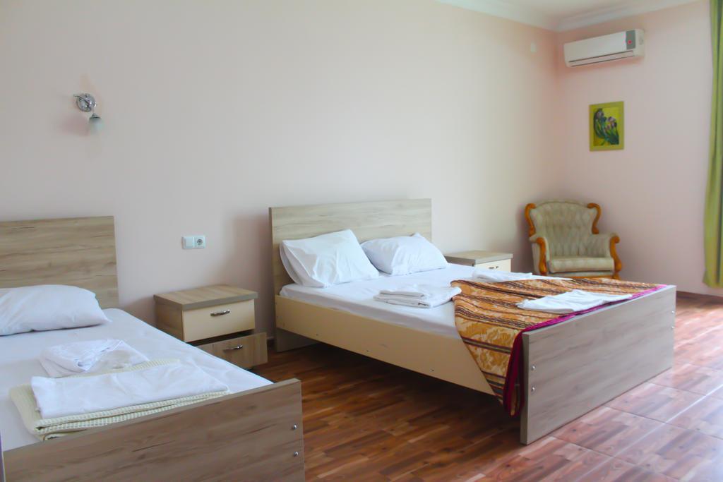 Hulus Hotel Makhinjauri Exterior foto